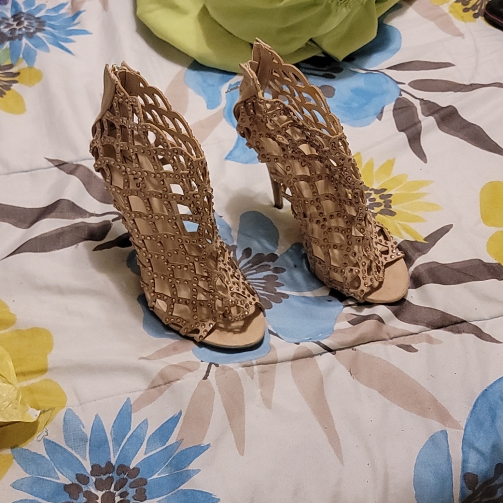 SHOES